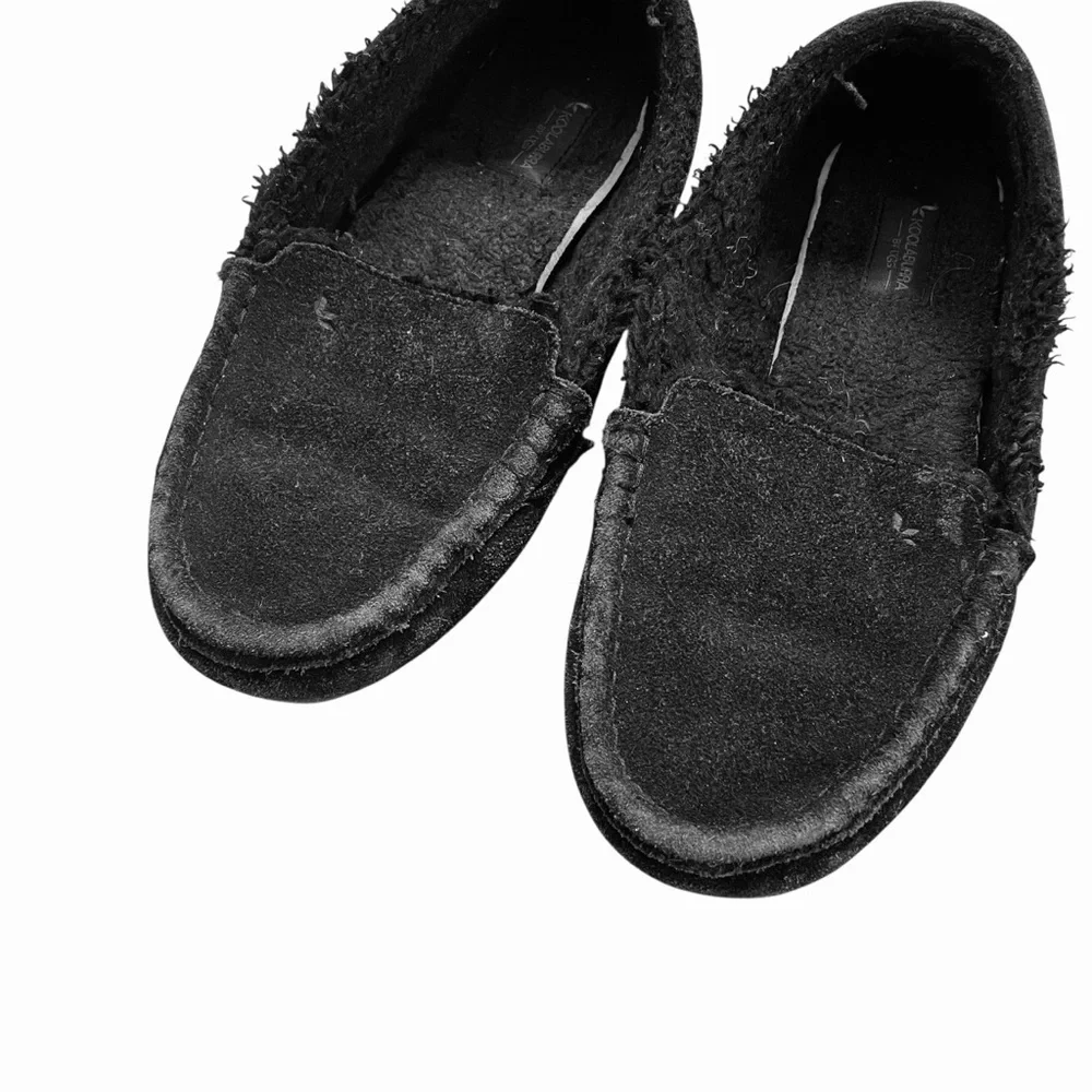 4/$25 Koolaburra by Ugg Black Moccasin Slippers Boy's Size 4 Black Slip On Shoes